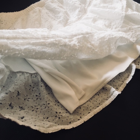 Ruffle skirt - Picture 2 of 2